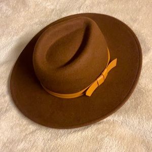 Women’s leather hat